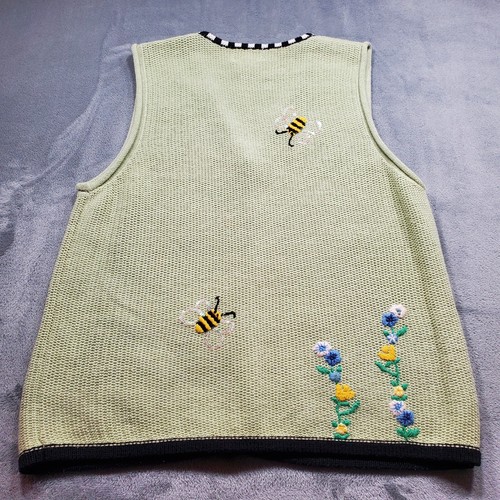 The Quacker Factory Button Up Knitted Vest Sewn Bumble Bees and Flowers Wm Sz L - Picture 2 of 12