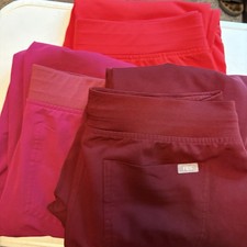 THREE PAIR FIGS Women  s MED Zamora 2.0 Jogger Scrub Pants W18SW2005 REDS