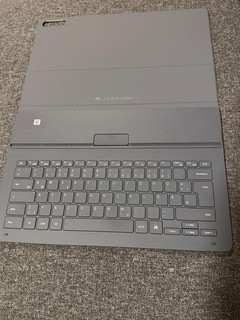 Samsung Book Cover Keyboard Slim für das Galaxy Tab S11 Ultra