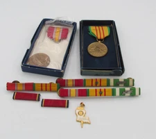 Vietnam War National Defense Medal Vietnam Service Metal 5 Sets of bars Pins