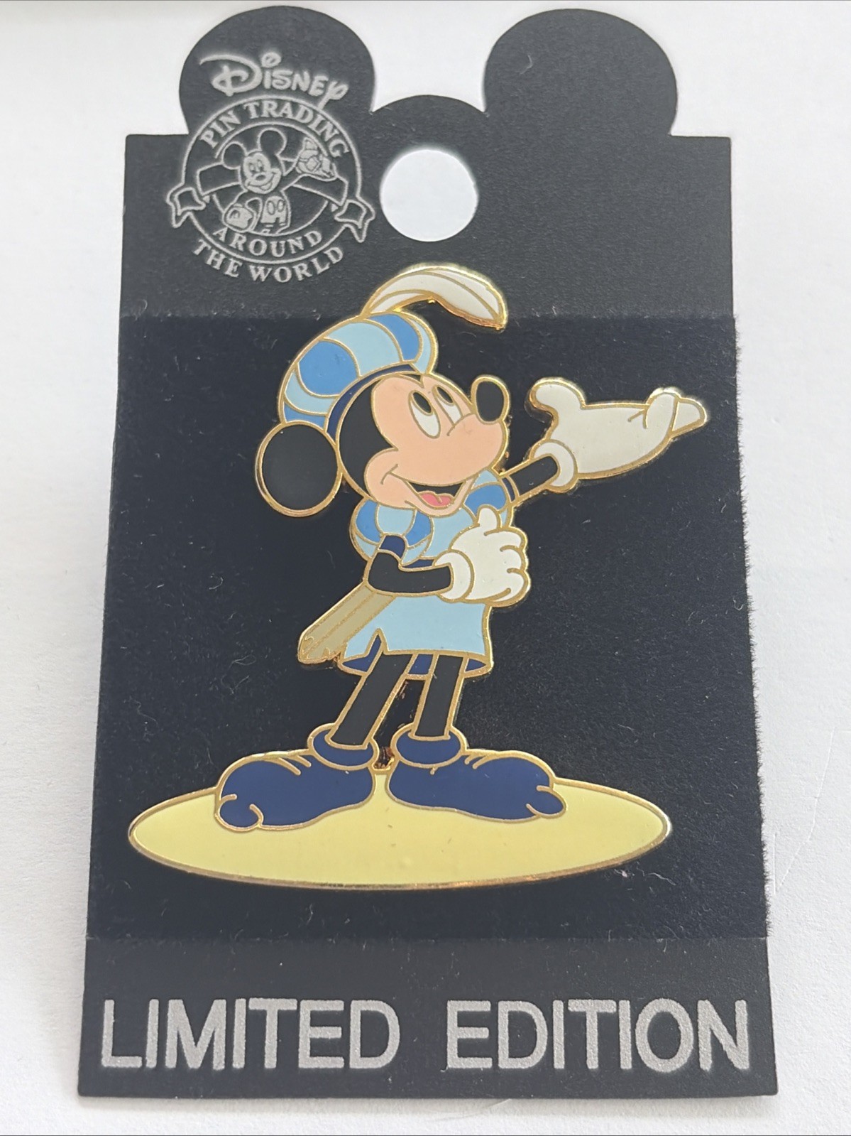 Disney Pin Trading Pin Mickey Mouse LE 100 LE100 New On Card MINT v65