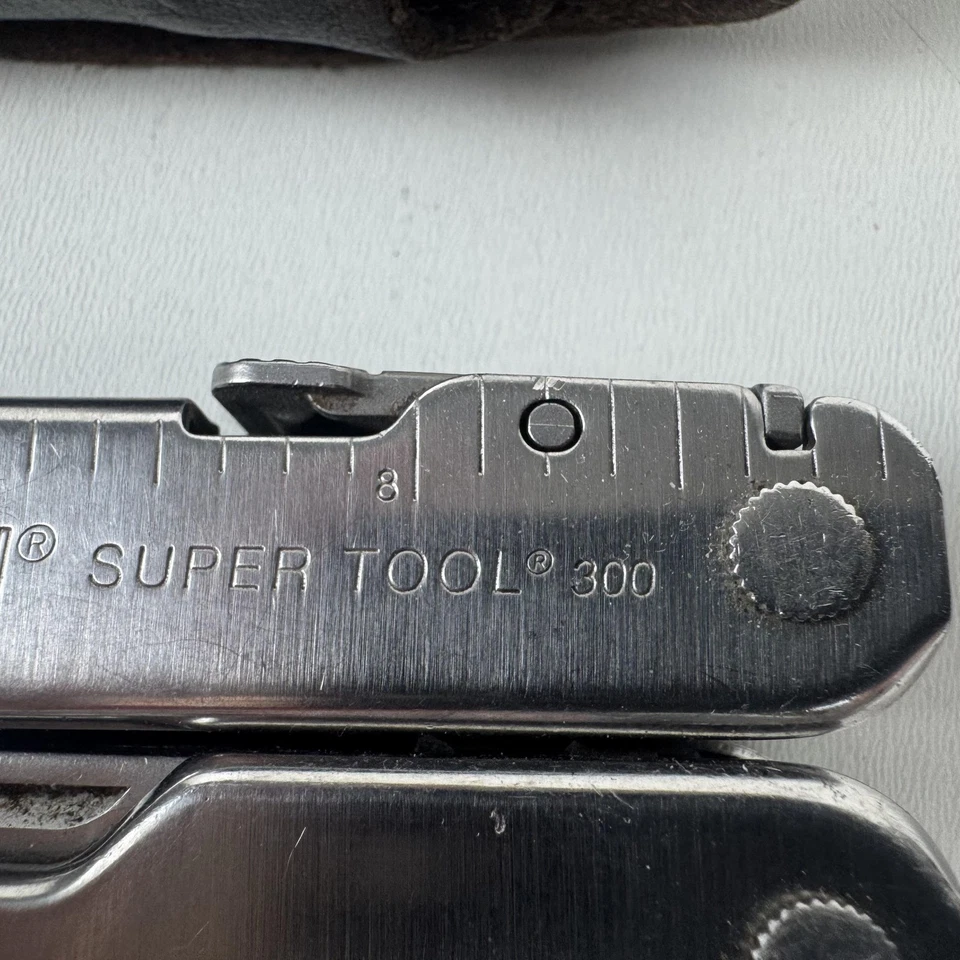 Vintage Leatherman Super Tool 300 Multi-Tool Pliers Leather Stainless Steel EDC - Image 3 of 4