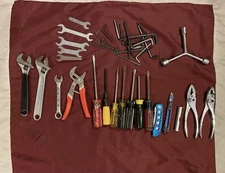 Miscellaneous Basic Tool Set: 17 PCs
