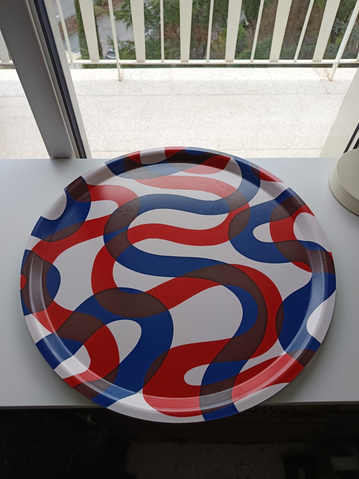 Plateau IKEA FRAMKALLA grand format rond 43 cm pour décoration cuisine