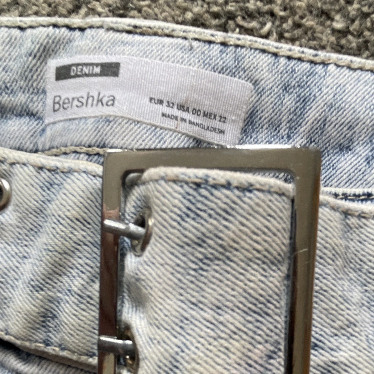 Nueva Minifalda Denim Bershka Azul Lavado Claro Hebilla Detalle Cinturón, Talla 32