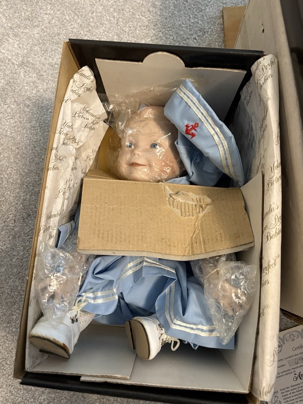 Ashton Drake AMANDA Porcelain Doll Yolanda's Picture Perfect Babies