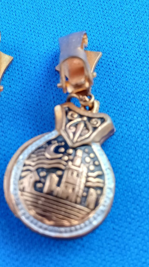 Vintage Toledo style clip on castanet earrings gold tone with black & white