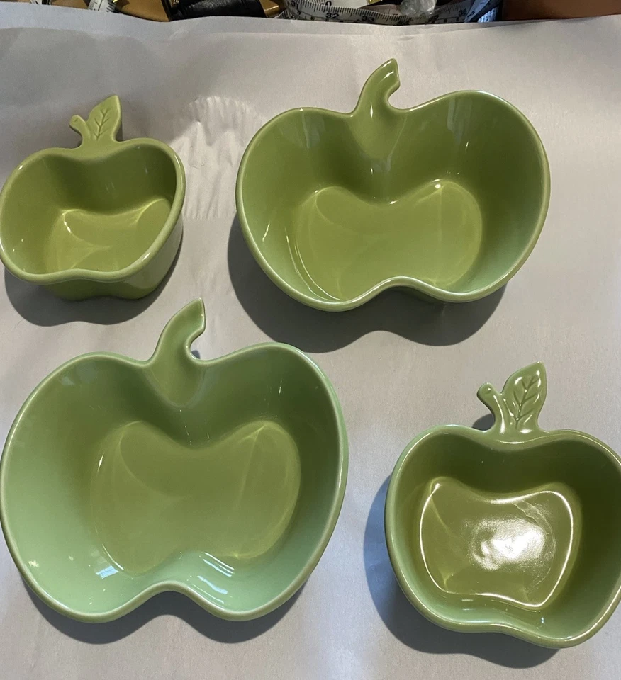 Chantal große & kleine apfelgrüne Servierschalen. Im Neuzustand. Vintage 2004