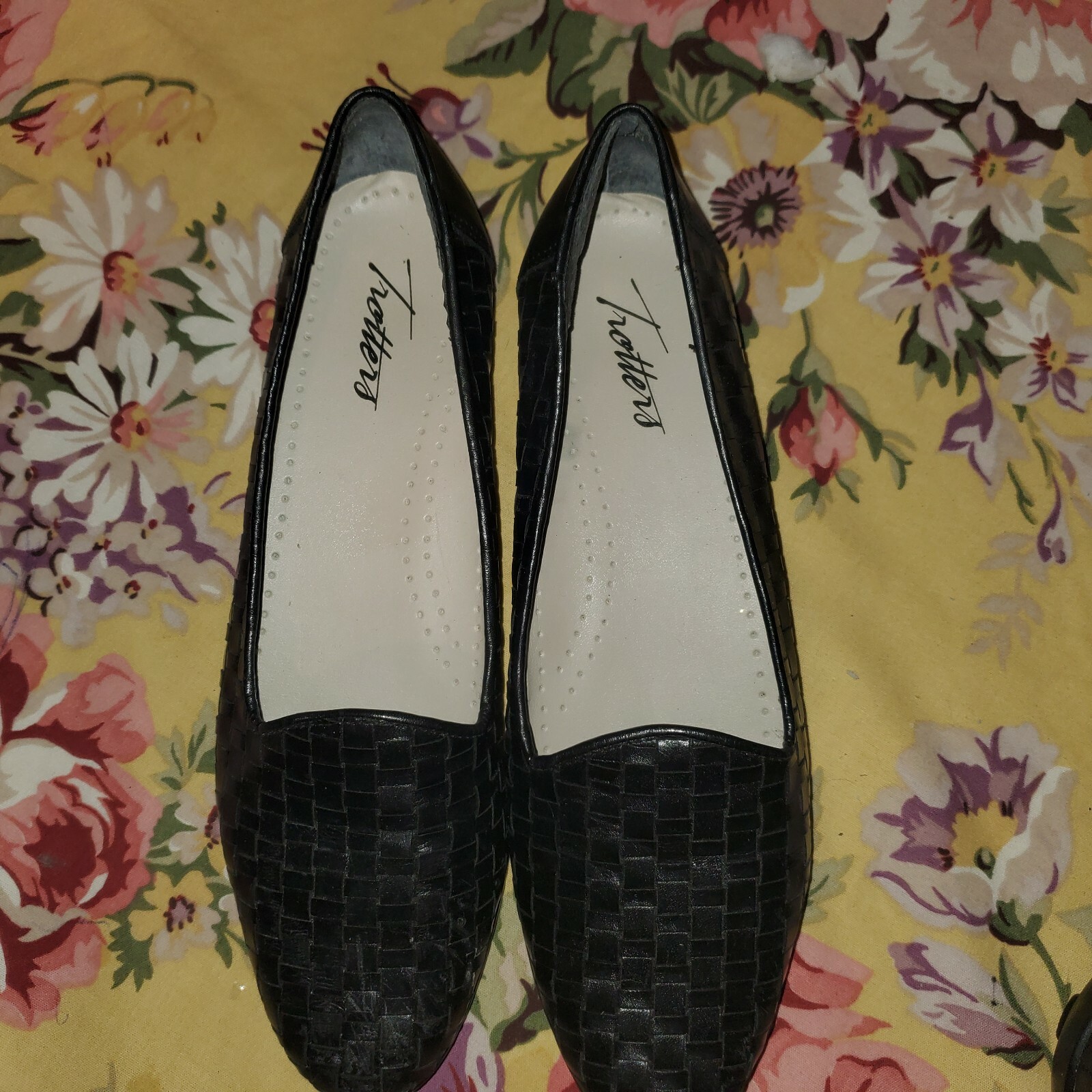 trotters woven flats