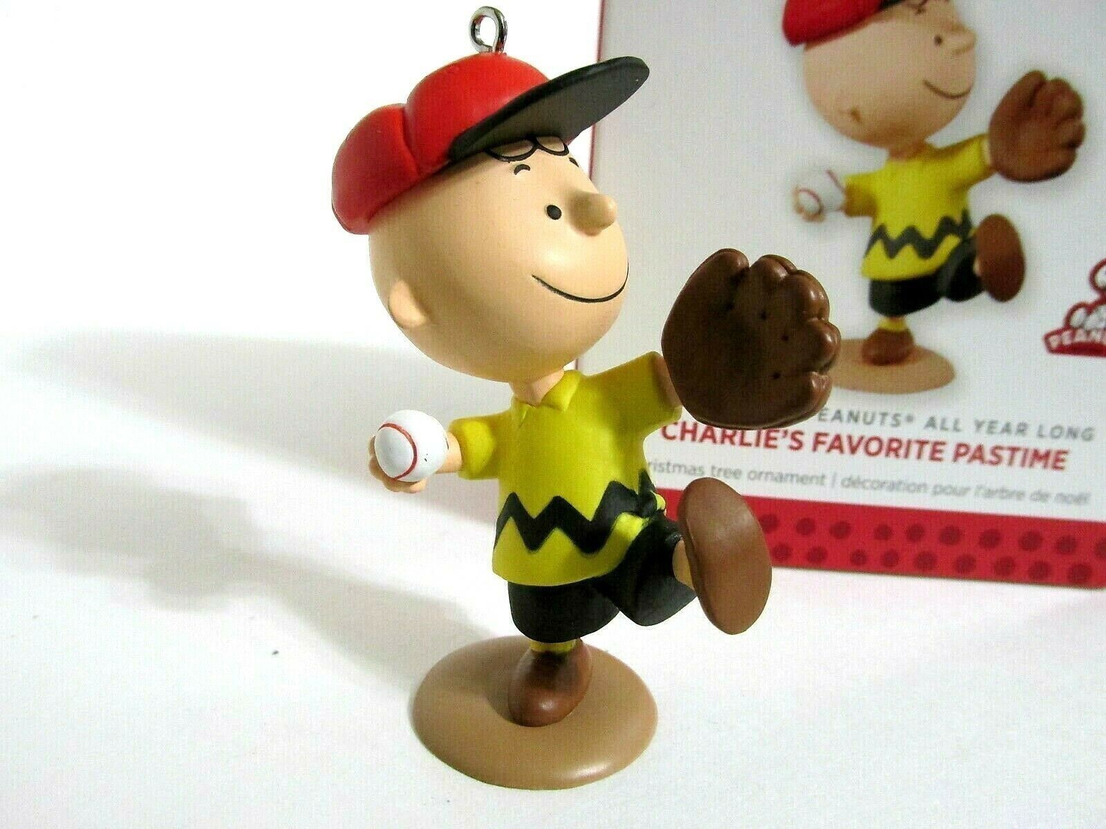 SNOOPY Charlie Brown Peanuts Hallmark Christmas Ornament Figurine 2013
