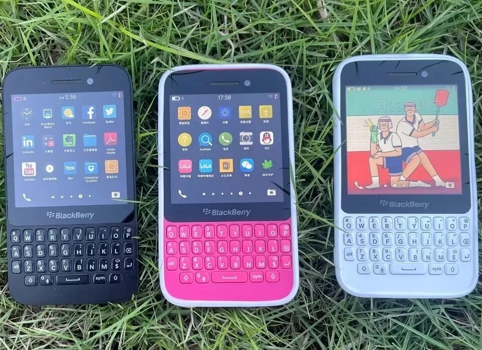 BlackBerry Q5 4G 8GB+2GB Keyboard Unlocked Smartphone 1year