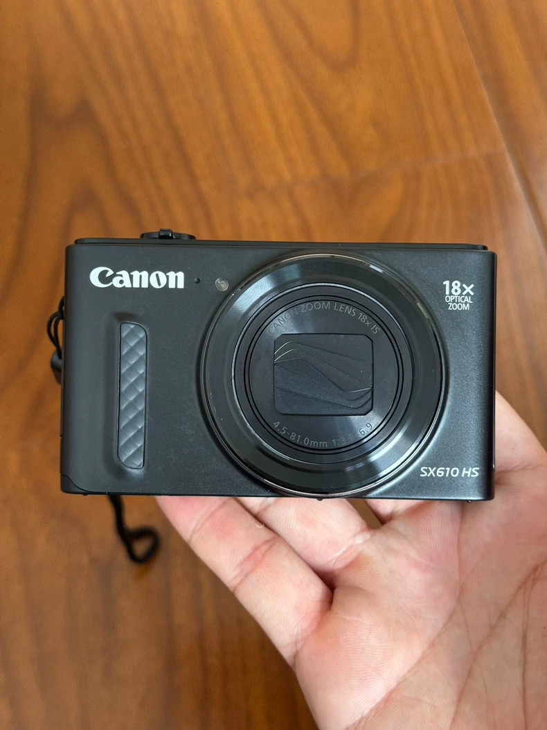 Canon PowerShot SX610 hs Black 20.2MP 18x Optical Zoom Digital 