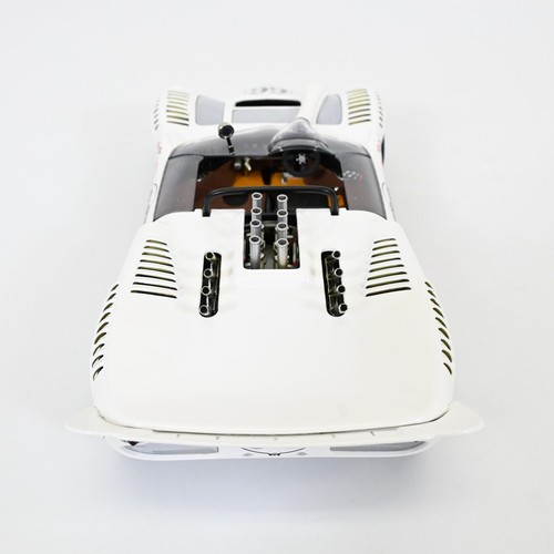 AUTOart Millennium 1/18 Chaparral 2 White #66 Diecast Model Car Collector - Picture 13 of 15