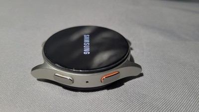 Samsung Galaxy Watch 7 40mm Aluminum Smartwatch Gold Cream 2024 SM-L300NZEAXAA
