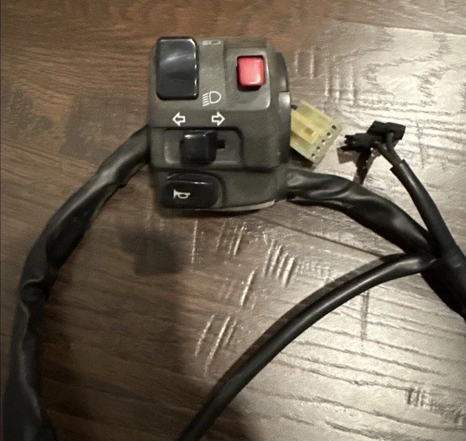 2009-2014 Yamaha YZF-R1 Left Switch Handlebar Control OEM 45B-83969-10 - Image 2 of 3