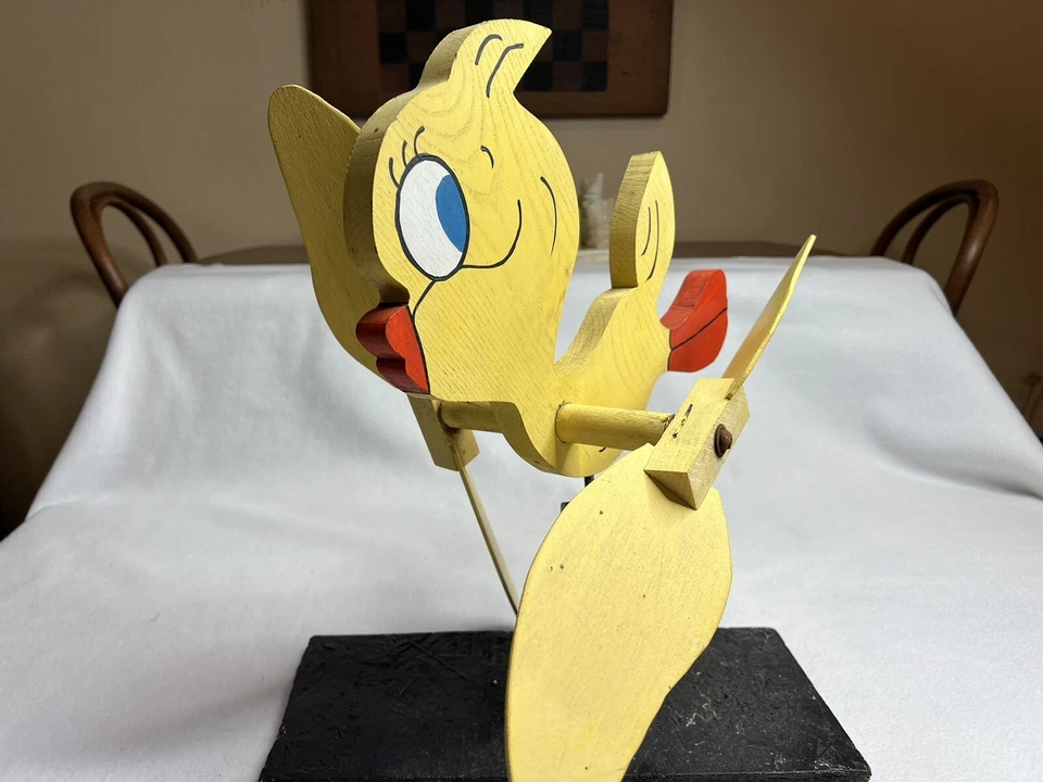 Arte popular vintage girando de pastel Tweetie en excelente estado Foto 2 de 4