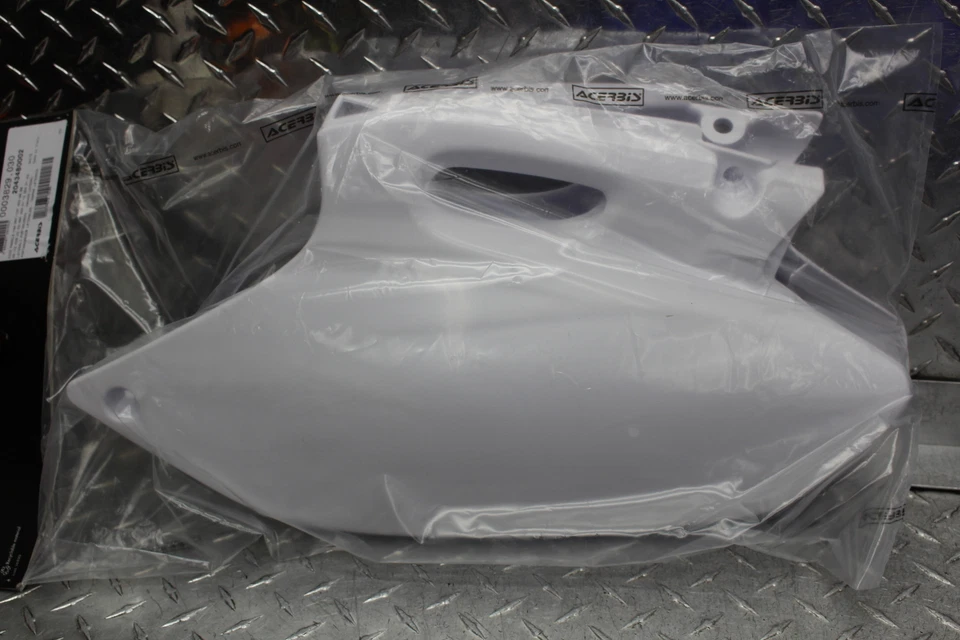 1999 Yamaha YZ400F NEW FAIRING SET W/ HANDLEBARS - Image 3 of 4