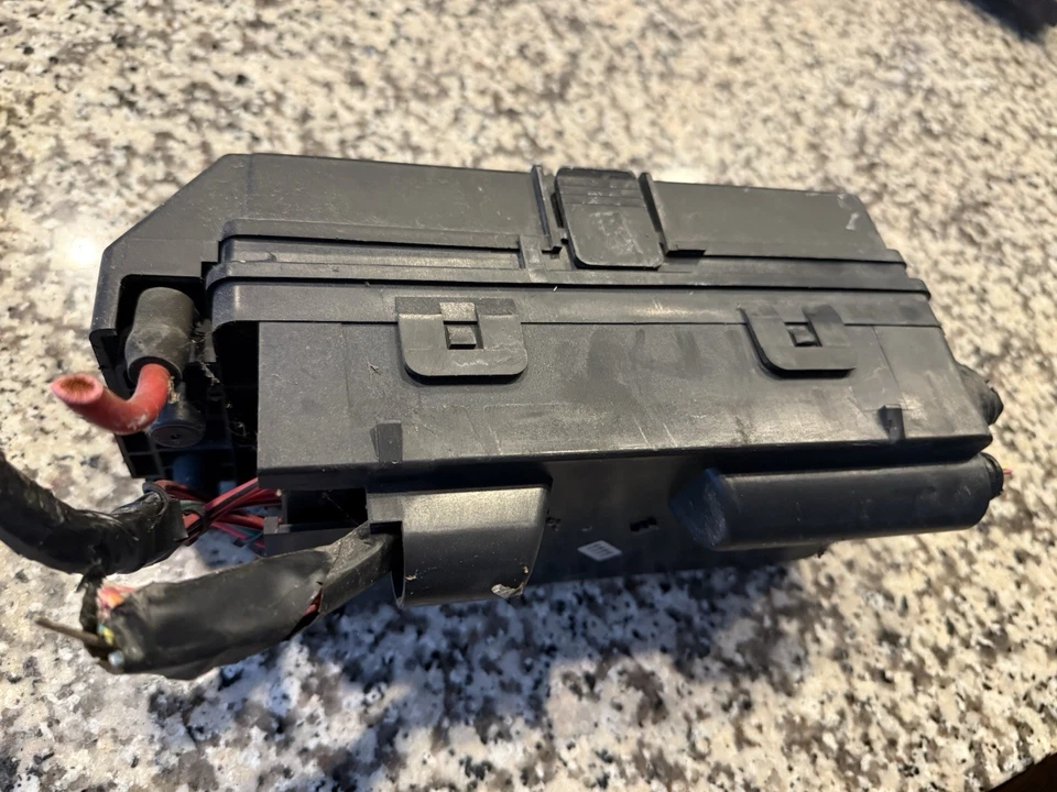 06 07 08 09 Pontiac G6 Caja de fusibles Relé Bloque de conexiones Panel 3,5 L Foto 2 de 4