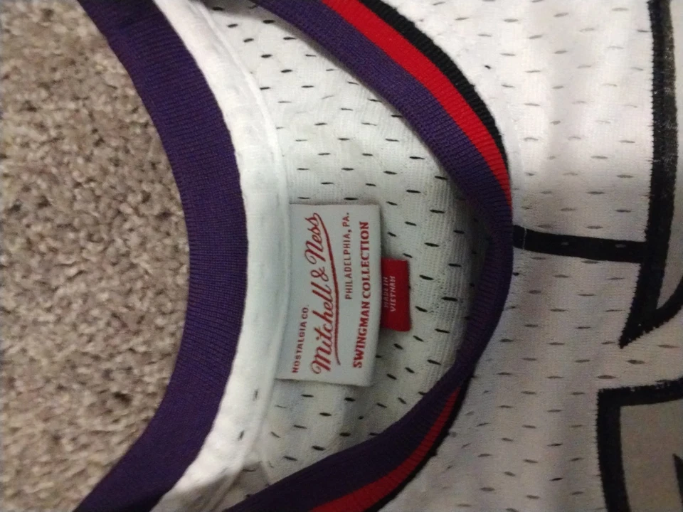 ($135) Camiseta Vince Carter Toronto Raptors Mitchell & Ness Fadeaway Swingman XL Foto 3 de 4