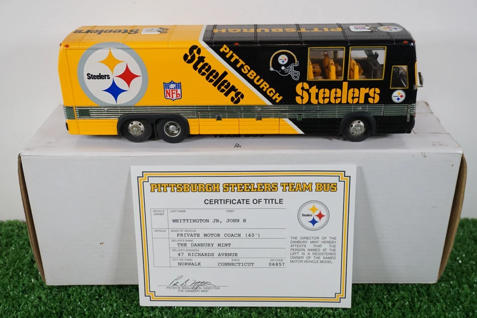 Danbury Mint Steelers Team Bus - Image 2 of 3