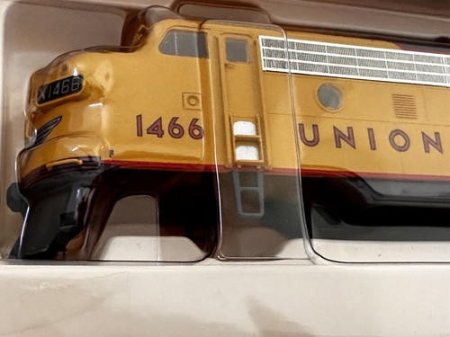 InterMountain Railway Co HO EMD F-7A Phase I Loco Union Pacific #1466 SHELL ONLY - Picture 4 of 4