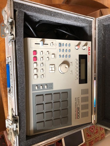 AKAI Pro MPC2000 Midi Music Production Center Classic Studio Gear - Bild 4 von 6