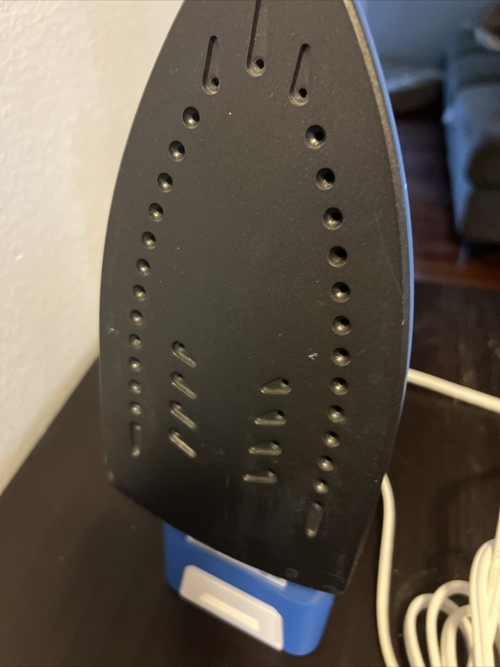 Oreck Cord Cordless Steam Iron Blue White Model JP8100CB Tested Works