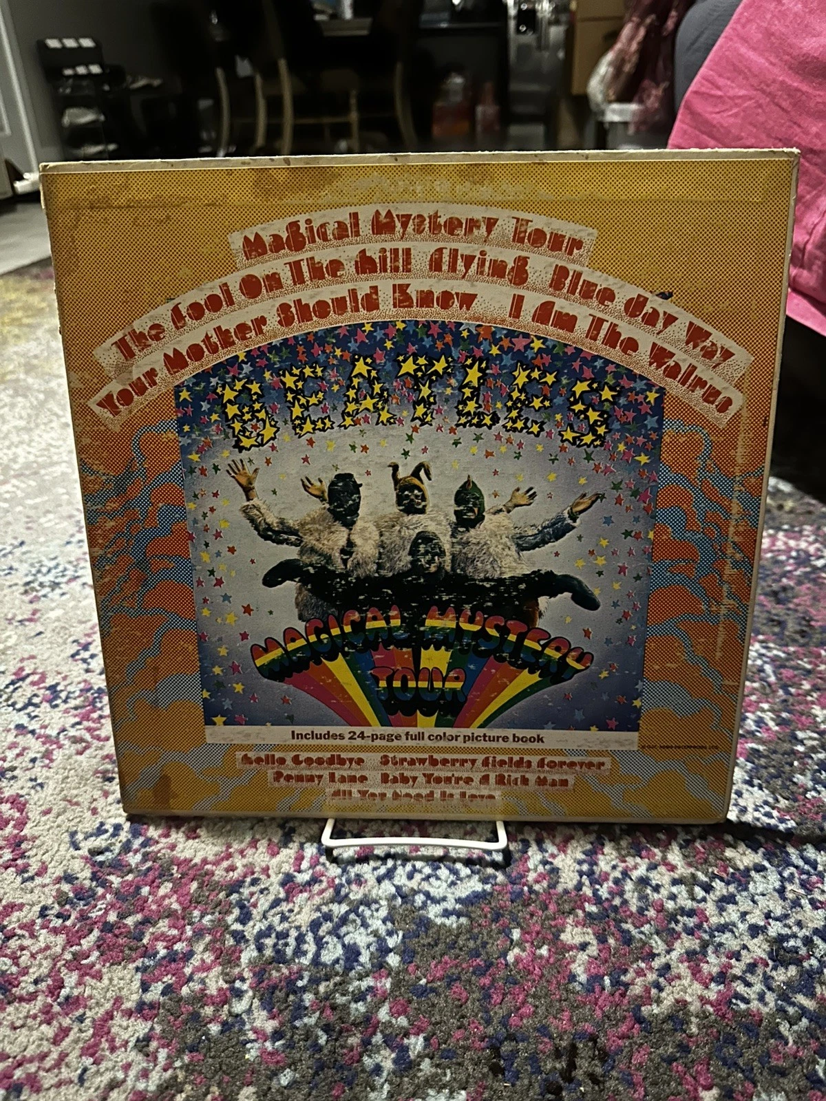 The Beatles Magical Mystery Tour Vinyl Apple Records 1971-75 LP w/ 24 page Book