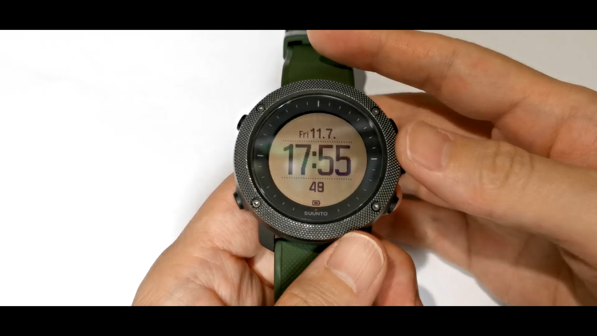 時計 SUUNTO TRAVERSE ALPHA Suunto Traverse Alpha Stealth ricondizionato: l'orologio per