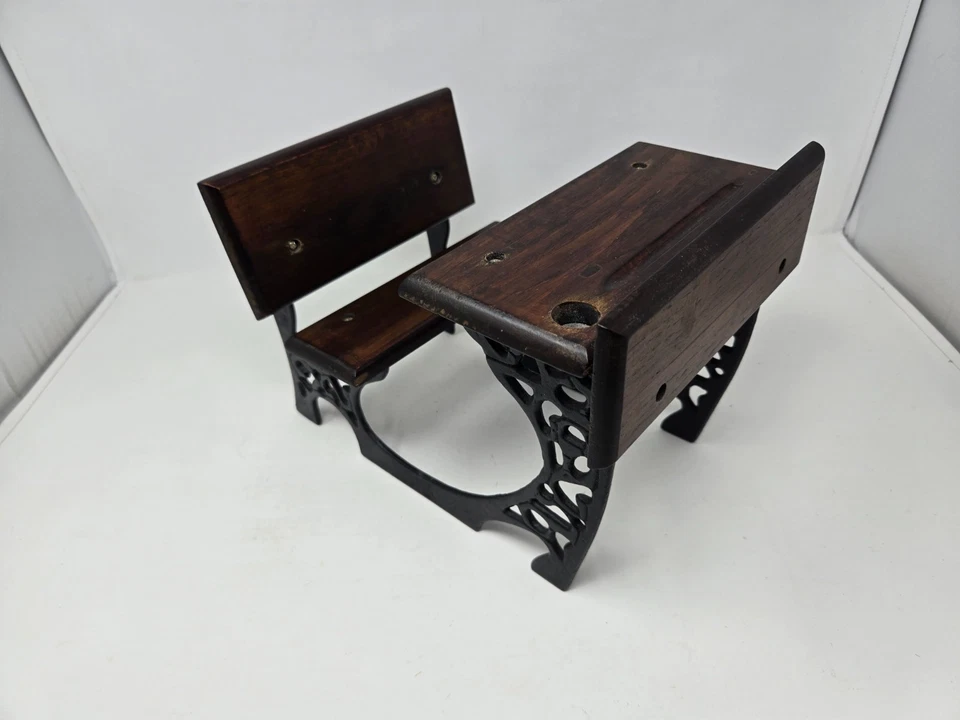 American Girl Doll Pleasant Company Samantha Escritorio Escolar Hierro Fundido Madera Retirada Foto 3 de 4