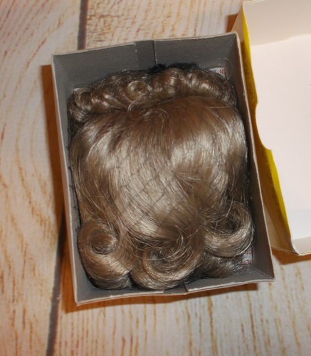 VINTAGE 8/9 ANNETTE doll wig Fancy style with long curls UNUSED in box MONIQUE - Picture 6 of 8