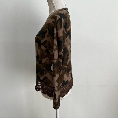 NWT Bongo Camo Sweater with Crochet Fringe Detail - Picture 9 of 10
