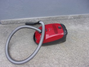 Staubsauger Miele C1 Classic Ecoline; nur Grundgerät mit Schlauch