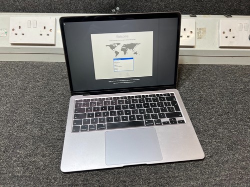 Apple MacBook Air 13", Intel Core i7, 1.2GHz, 2020, 256GB SSD, 16GB RAM, A2179