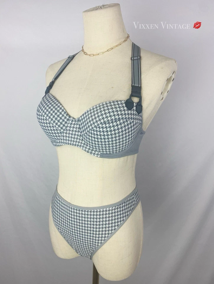 JUEGO DE SUJETADOR Y TANGA 'GLORIA PLUNGE BALCONY' SIN VESTIR POR MARLIES DEKKERS Foto 2 de 4