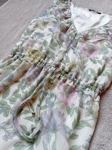 Tokito Womens Dress Size 8 White Floral Shimmer Tie Waist Tiered Maxi Boho Fairy - Picture 2 of 3