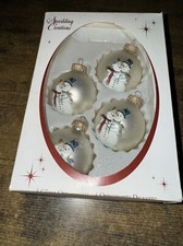 Caja de 4 adornos de bola de muñeco de nieve vintage blanco esmerilado “Sparkling Creations” 3"