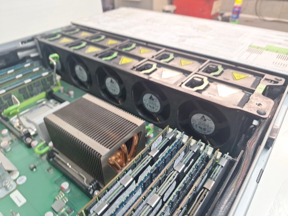 SERVER FUJITSU PRIMERGY RX300 S5 -56 GB DDR3-2X INTEL XEON E5520 2,26 GHZ/8M/... - Immagine 4 di 4