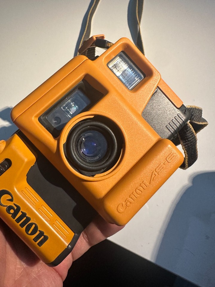 Canon Aqua Snappy AS6 Builtin Flash LensShutter 35mm Underwater Film