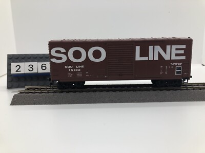 Roundhouse H0 1102, Box Car, SOO LINE