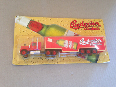 Budweiser Minitruck mit schräger Flasche