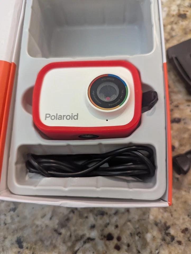 Polaroid iD757 Lifestyle Action Camera Go Cam 12.1MP 720p Camcorder Red - Image 4 of 4
