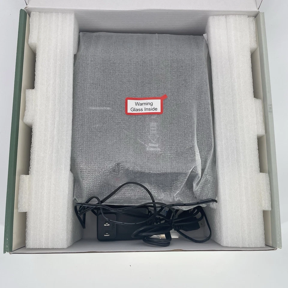 New Pandigital 8 Inch Digital Photo Frame With Remote 256MB Clock Calendar Alarm - Image 2 of 4