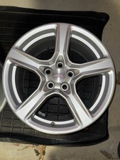 1 Mint Chevrolet Camaro Oem Wheel 18x8.5 2016-2024 Factory Rim 23432011