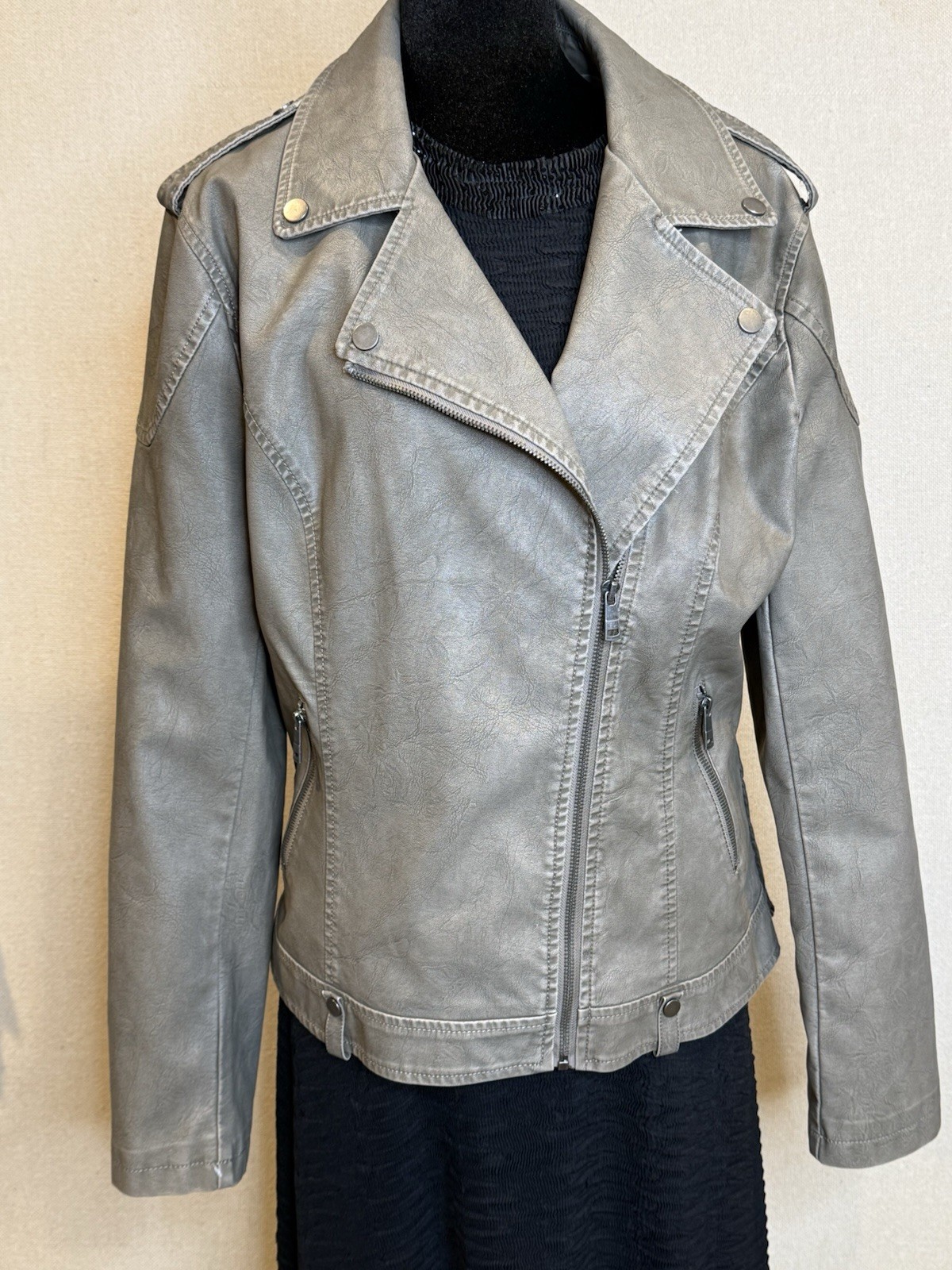 Women&rsquo;s Putty Faux Leather Moto Biker Jacket Asym Zip Silv