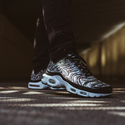 nike air max plus lx phantom
