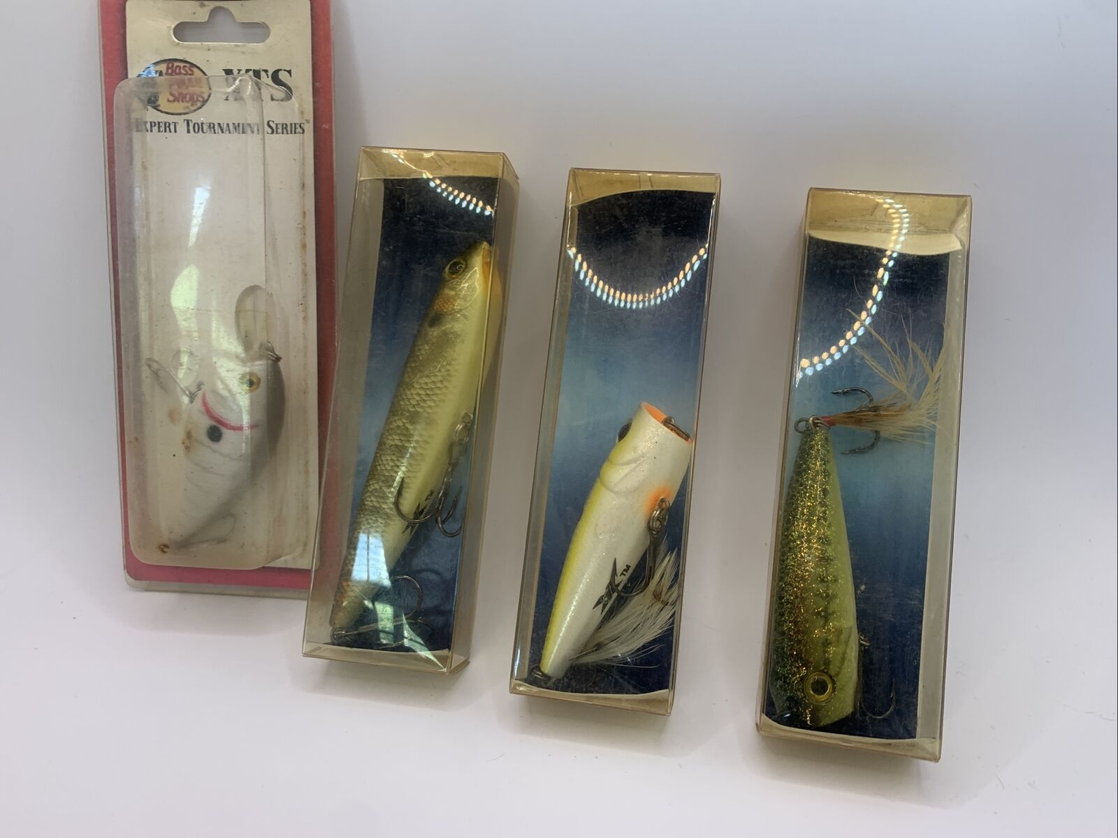 Lot 4 Lures. 3 Academy H20 Express Crankbait Fishing Lures, 1 Bass Pro XTS  Read