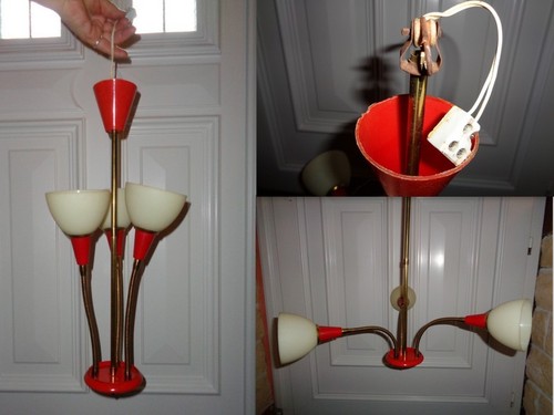 LUSTRE VINTAGE 3 BRANCHES FLEXIBLE ORIENTABLE EN LAITON PLASTIQUE BEIGE ET ROUGE - Foto 2 di 2