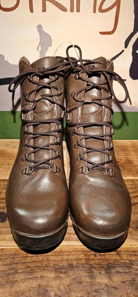 Iturri lightweight Patrol Hiking, Fishing, Walking, Outdoors Boots UK 10 M  - Image 3 of 4