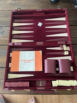 Cambor Backgammon Set With 2 Dice Cups Checkers Complete Maroon Size 14.5  X 9.5